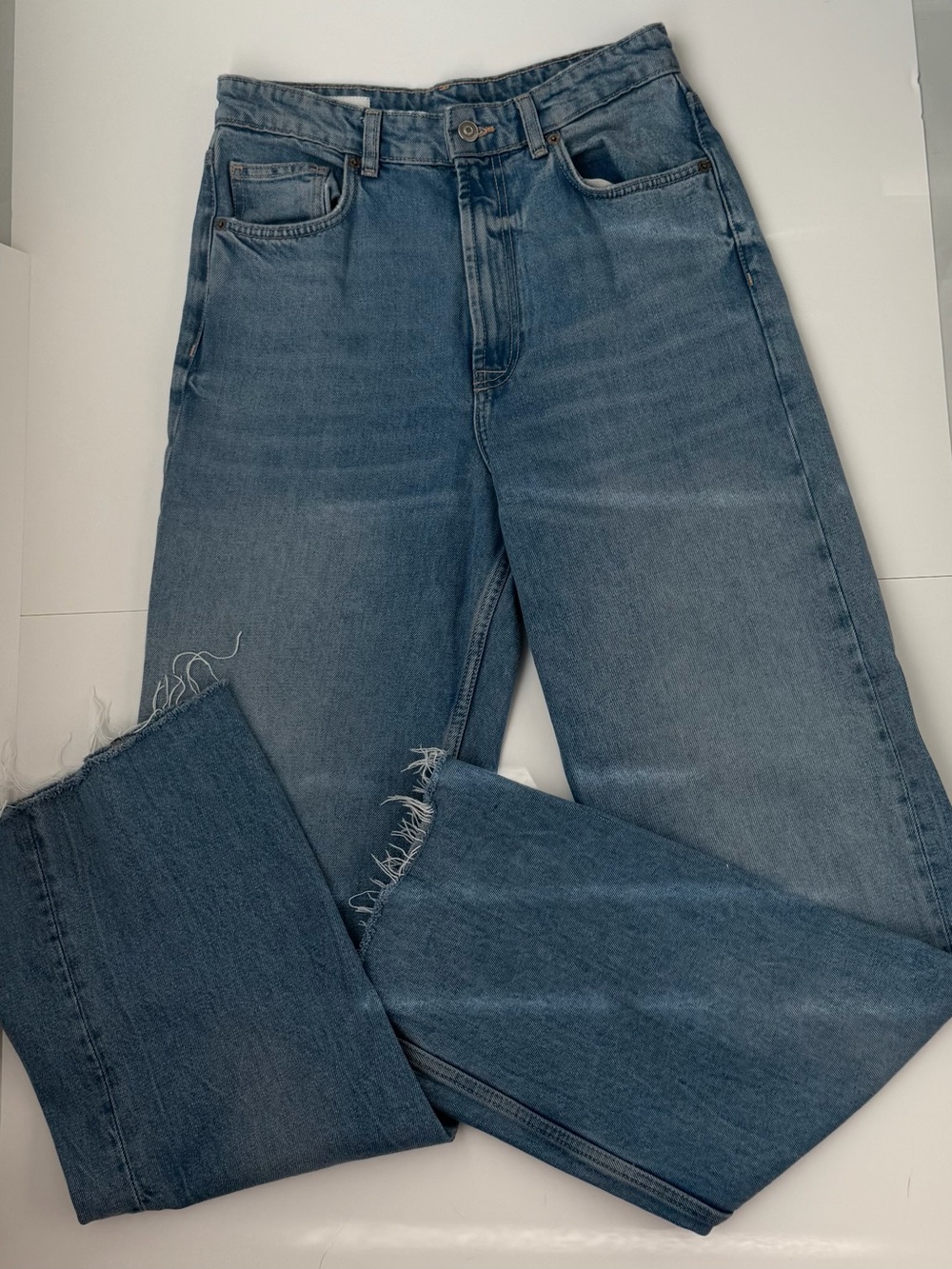 Zara Men's Medium Blue Straight Jeans with Frayed Hem